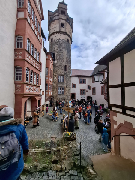 Besuch des Mittelaltermarkts auf der Burg Ronneburg