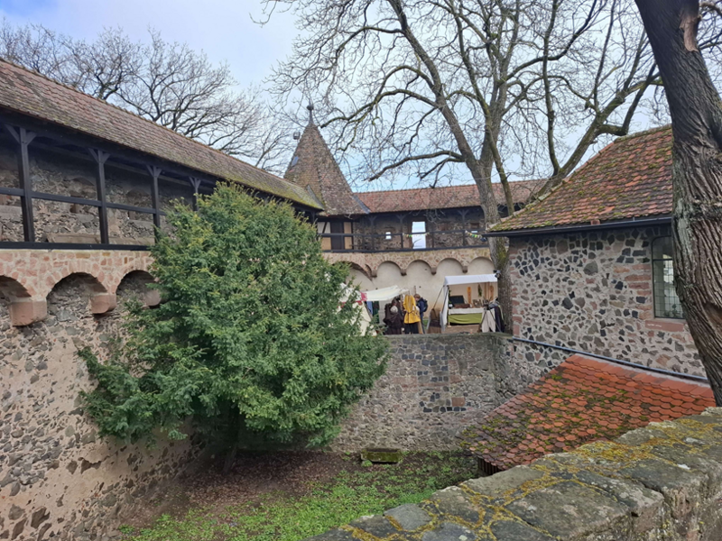 Besuch des Mittelaltermarkts auf der Burg Ronneburg